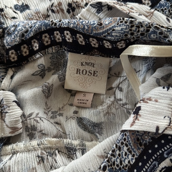 Knox Rose Blue Paisley Sleeveless Flowy Maxi dress - Picture 3 of 5